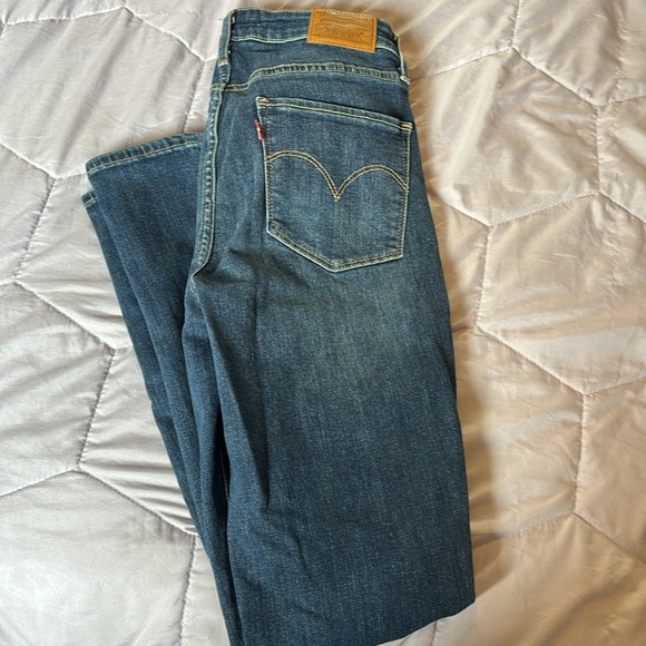 Levi Jeans - Picture 4 of 5